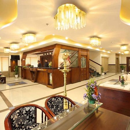 Готель Ambalakkara Regency Kottarakara Екстер'єр фото