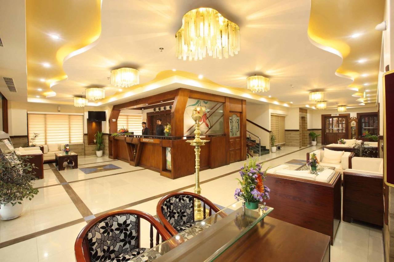 Готель Ambalakkara Regency Kottarakara Екстер'єр фото